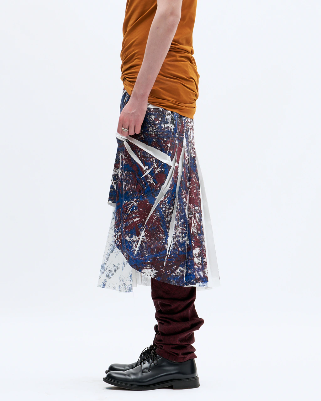 GRAPHIC WRAP SKIRT